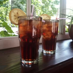 Cocktail Long Island Tea servito in Bicchiere Highball