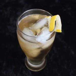 Bermuda Highball Cocktail serviert im Highball-Glas