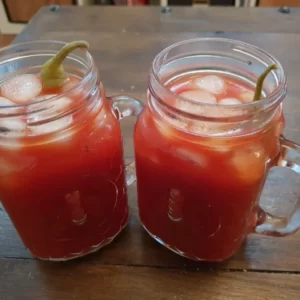 Cocktail Bloody Mary servi dans un Verre Old Fashioned