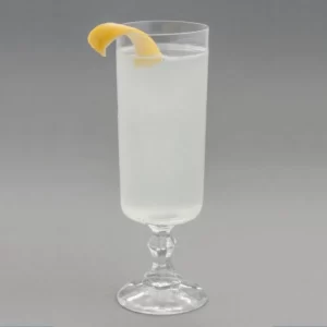 Cocktail Gin Fizz servi dans un Verre Highball