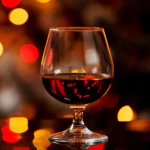 Cocktail Kentucky B And B servito in Bicchiere da brandy
