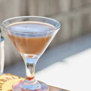 Orgasm Cocktail serviert im Cocktailglas