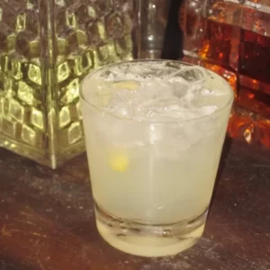 Cocktail Van Vleet servito in Bicchiere Old Fashioned