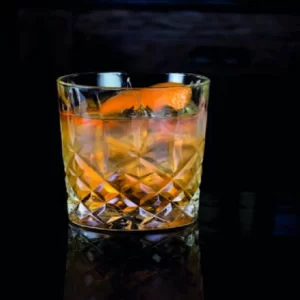 Cocktail Whisky Mac servi dans un Collins Glass