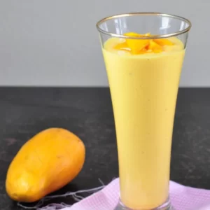 Cocktail Lassi - Mango servito in Bicchiere Highball