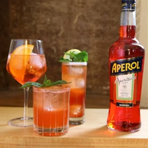Imperial Cocktail Cocktail serviert im Cocktailglas