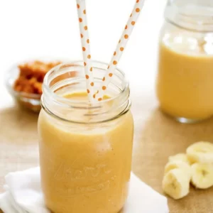 Cocktail Kill the cold Smoothie servi dans un Verre Highball