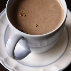 Microwave Hot Cocoa cóctel servido en Taza de café