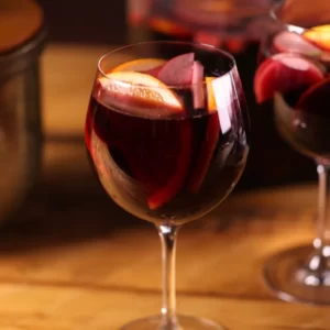 Cocktail Sangria The  Best servi dans un Pichet