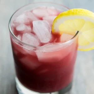 Wine Punch Cocktail serviert im Collins Glass