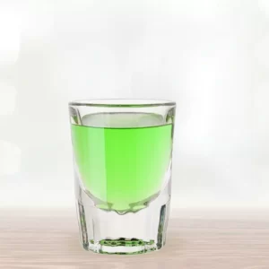 Apple Slammer Cocktail serviert im Schnapsglas