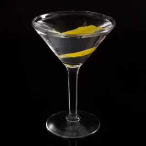 Cocktail Vodka Martini servito in Bicchiere da cocktail