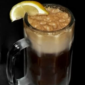 Cocktail California Root Beer servito in Bicchiere Highball
