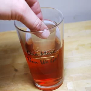 Cocktail A Splash of Nash servi dans un Verre Highball