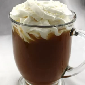 Cocktail Zorro servi dans un Coffee Mug