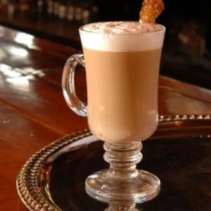 Cocktail Jamaican Coffee servito in Flute da champagne