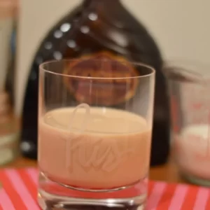 Sweet Tooth Cocktail serviert im Highball Glass