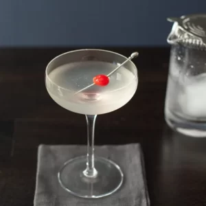 Casino Cocktail serviert im Cocktailglas