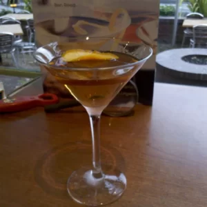 Cocktail Addington servito in Bicchiere da cocktail