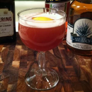 Cocktail Brigadier servi dans un Coupe