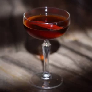 Cocktail The Jimmy Conway servito in Bicchiere Whiskey Sour