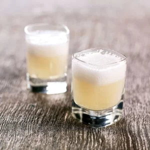 Cocktail Tequila Slammer servi dans un Verre Hurricane