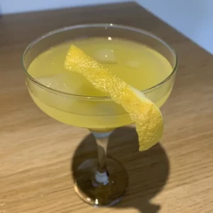 Cocktail Honey Bee servito in Bicchiere Margarita
