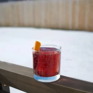 Cocktail Snowday servi dans un Verre Collins